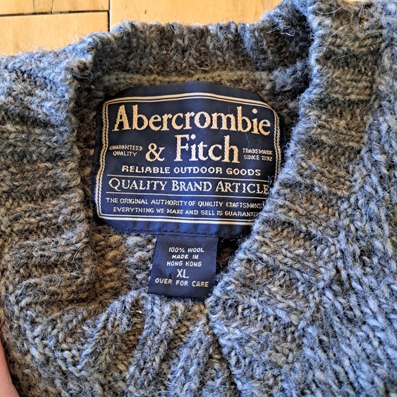 EUC!! Vintage Abercrombie & Fitch V-Neck Fair Isle 100% Wool Sweater - Picture 6 of 9